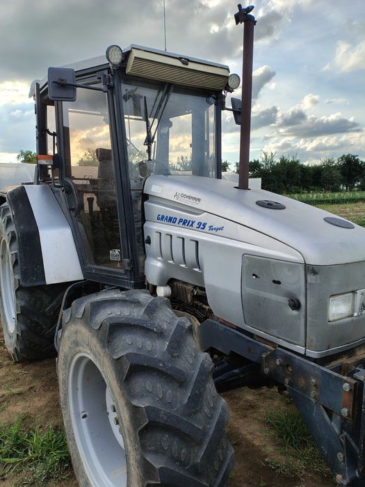 Vând tractor Lamborghini