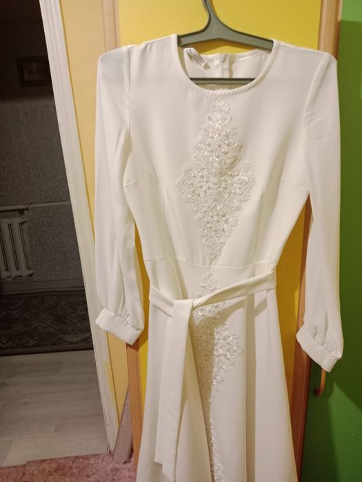 Продам платье нарядное,праздничное