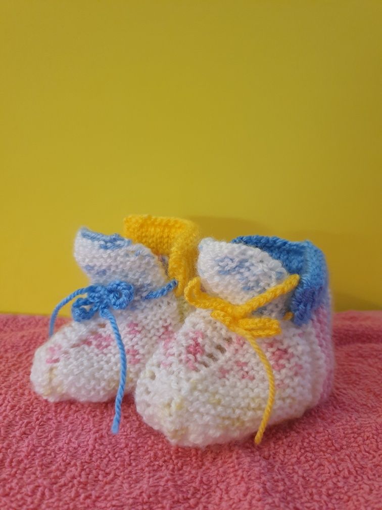 Бебешки терлички - ръчно плетени