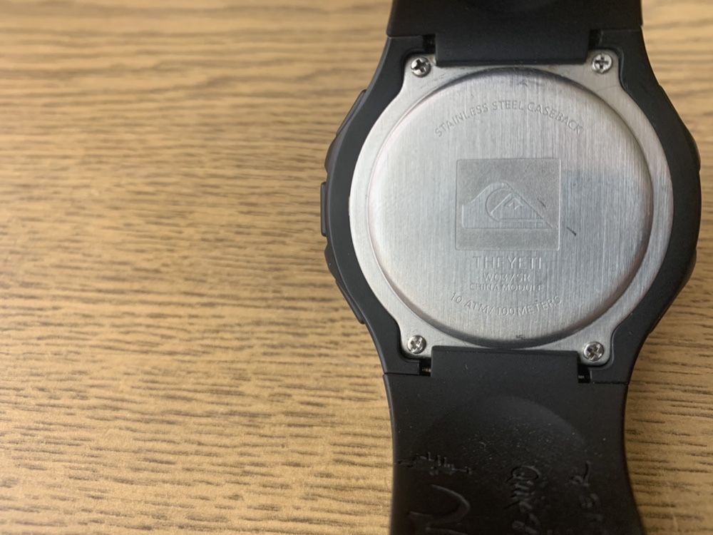 Часовник Quiksilver Watch и G-shock GА 110C