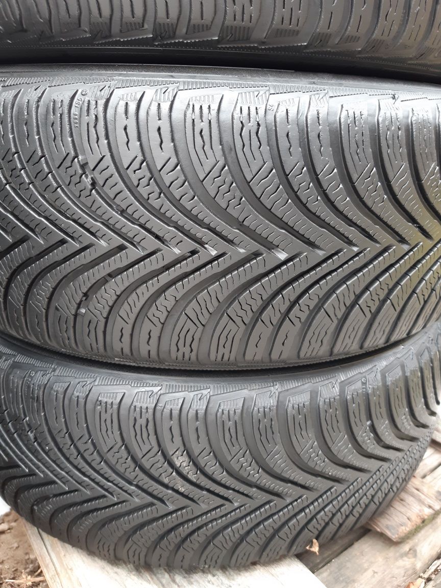 4 anvelope 215/60r16 iarnă marca Michelin 2019, preț 700 lei setul