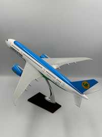 Самолет Boeing 787-8 Dream Liner Uzbekistan Airways отличный подарок