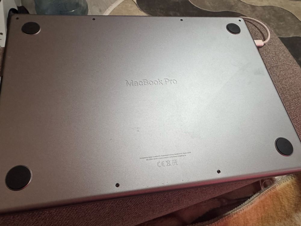 MacBook Pro 14-inch, M3 A2918
