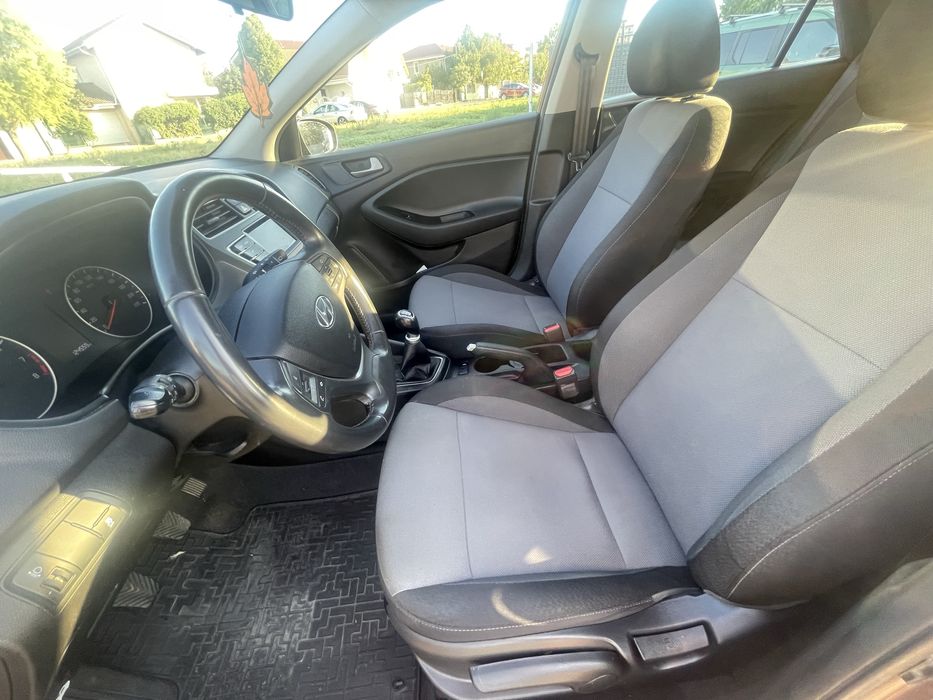 Hyundai i20 benzina