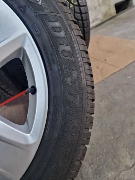 4 броя  Dunlop R18 235/55/ 
зимни гуми 
DOT3520