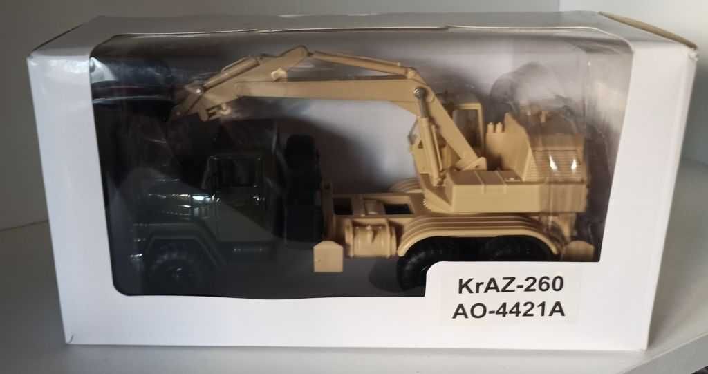 Macheta KrAZ 260 camion cu excavator AO-4421A - MCG  1/43