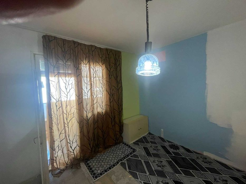 Продавам тристаен с кухня в кв. Железник-Запад