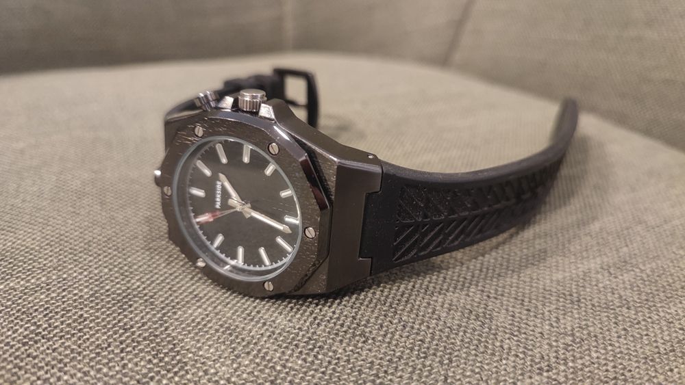 Продавам часовник Parkside