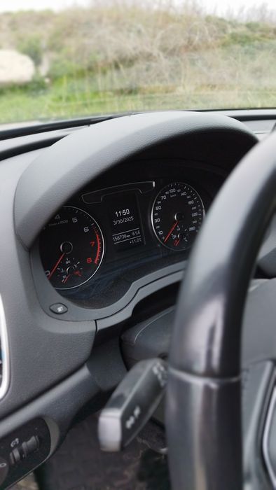 Продавам Audi Q3