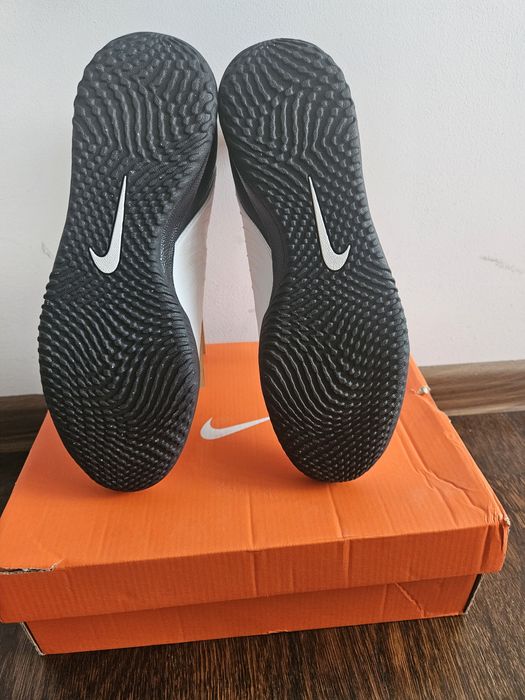 Nike Phantom GX II Academy IC.