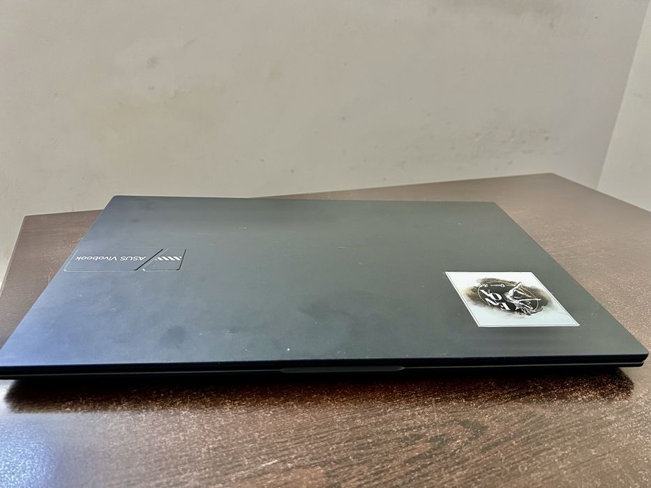 Laptop Asus Vivobook 17 X1704VA-i7/ 16 GB RAM -1 TB SSD