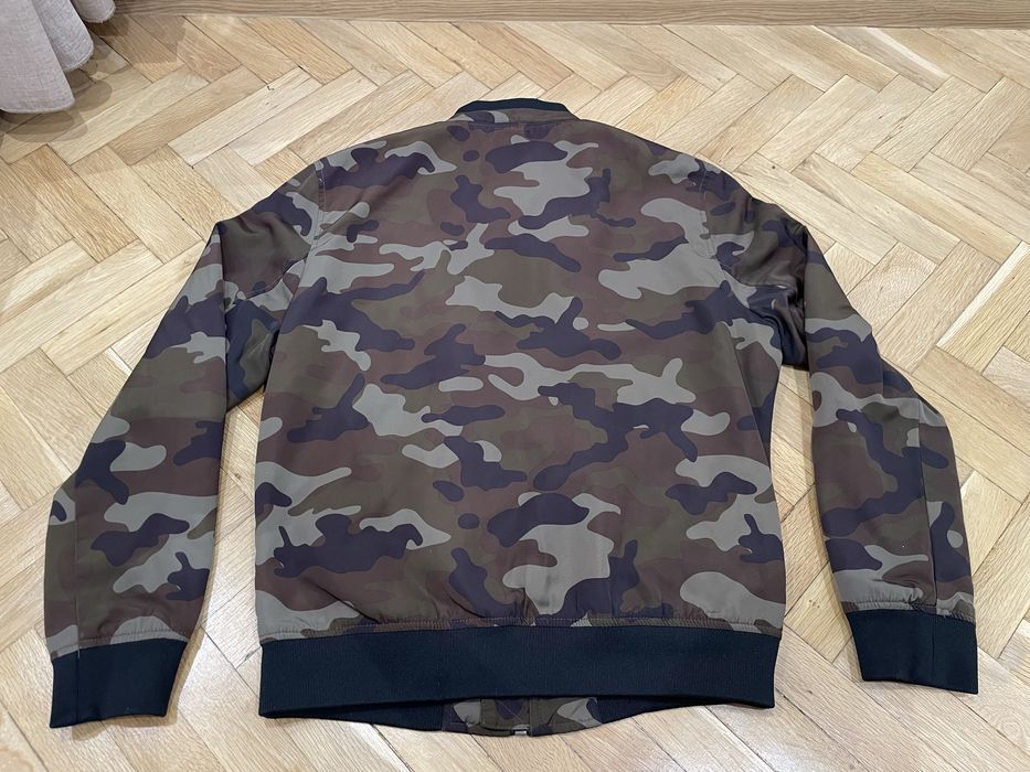 Камуфлажно мъжо яке Zara