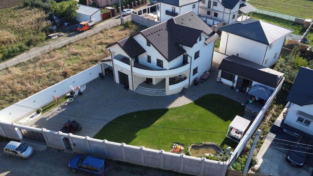 Vilă de lux mobilată și utilată complet, teren 800 mp