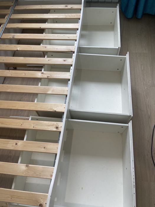 Кровать в спальню