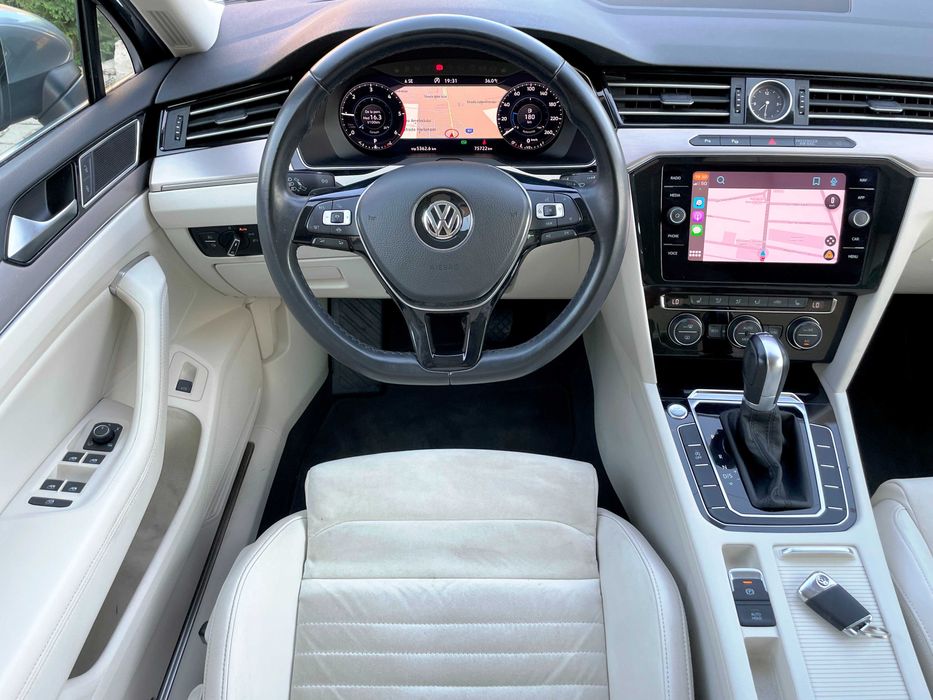 Volkswagen Passat ELEGANCE 2.0 TDI 2019 Cockpit DSG FULL OPTIONS