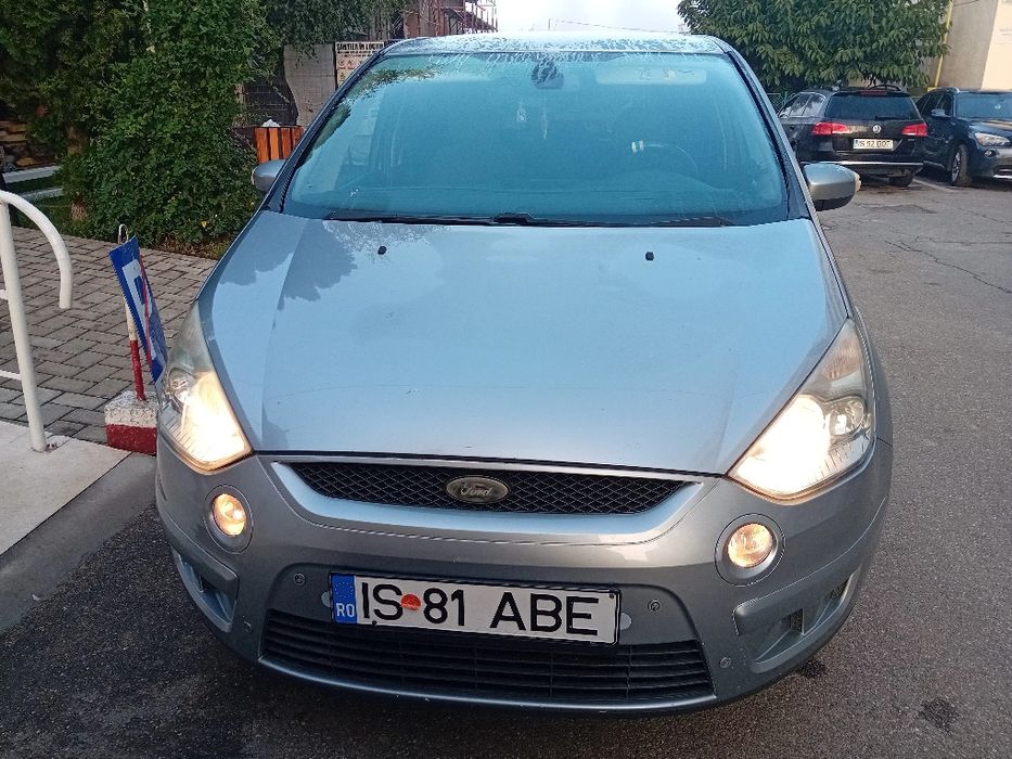 Vând Ford S max utilizat