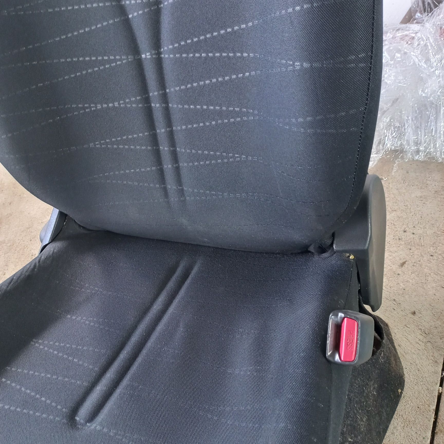 Дясна седалка за Toyota Yaris 2007 год.