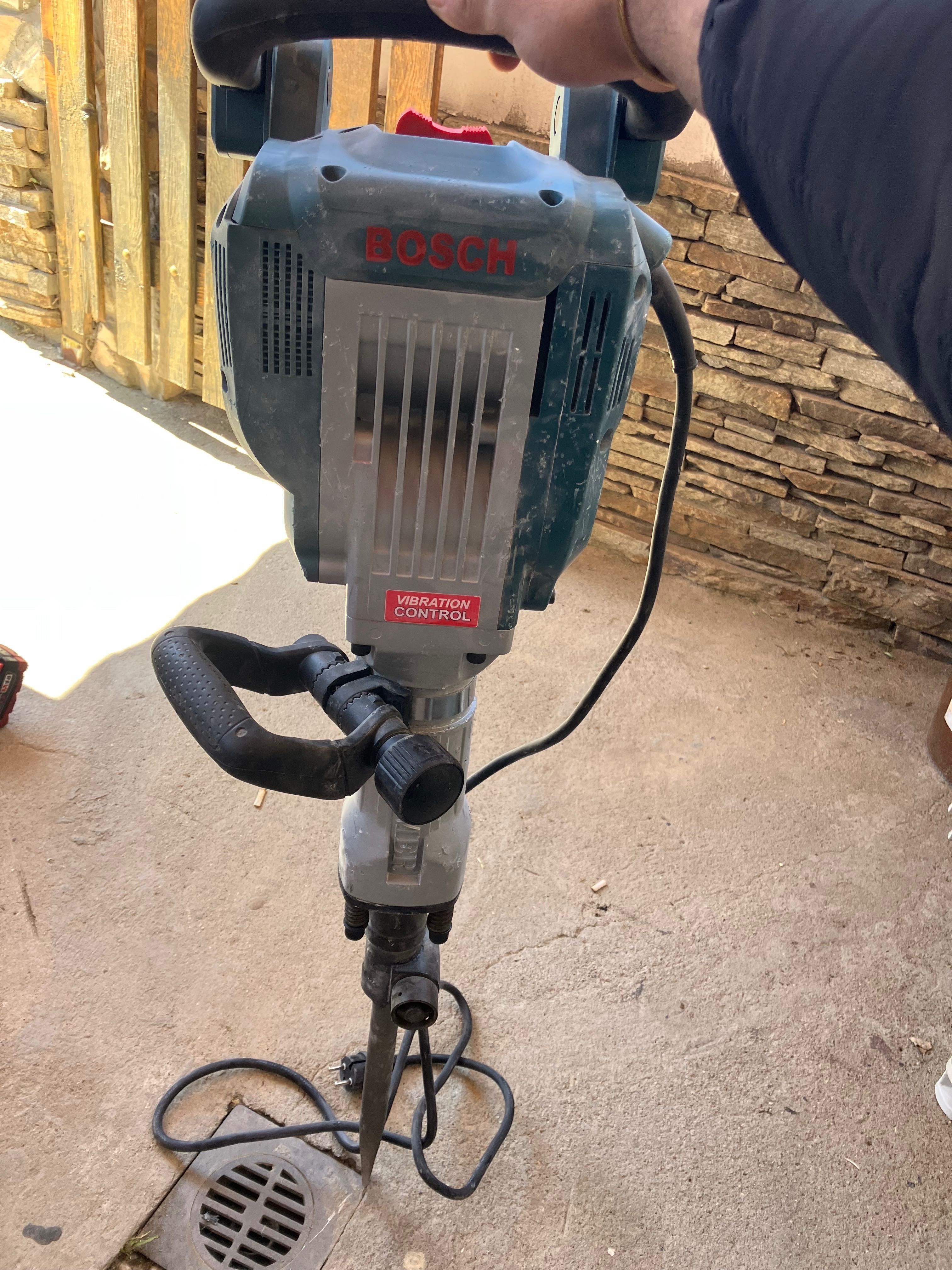 Bosch Къртач Vibration Control Hammer GSH 16-30 Professional