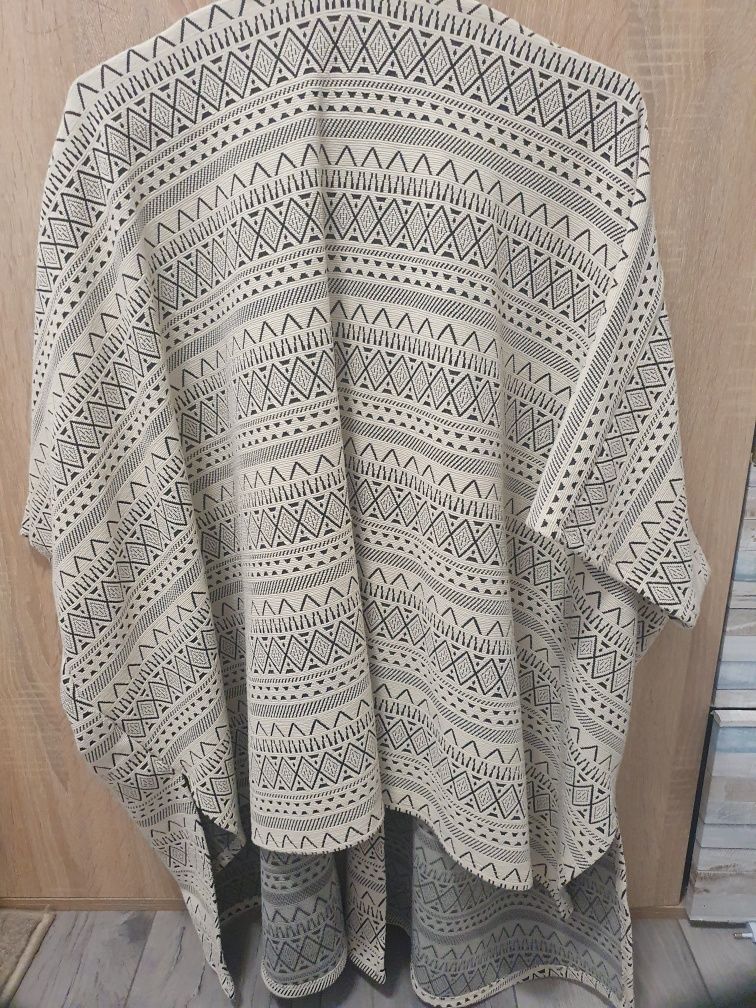 Cardigan sau poncho