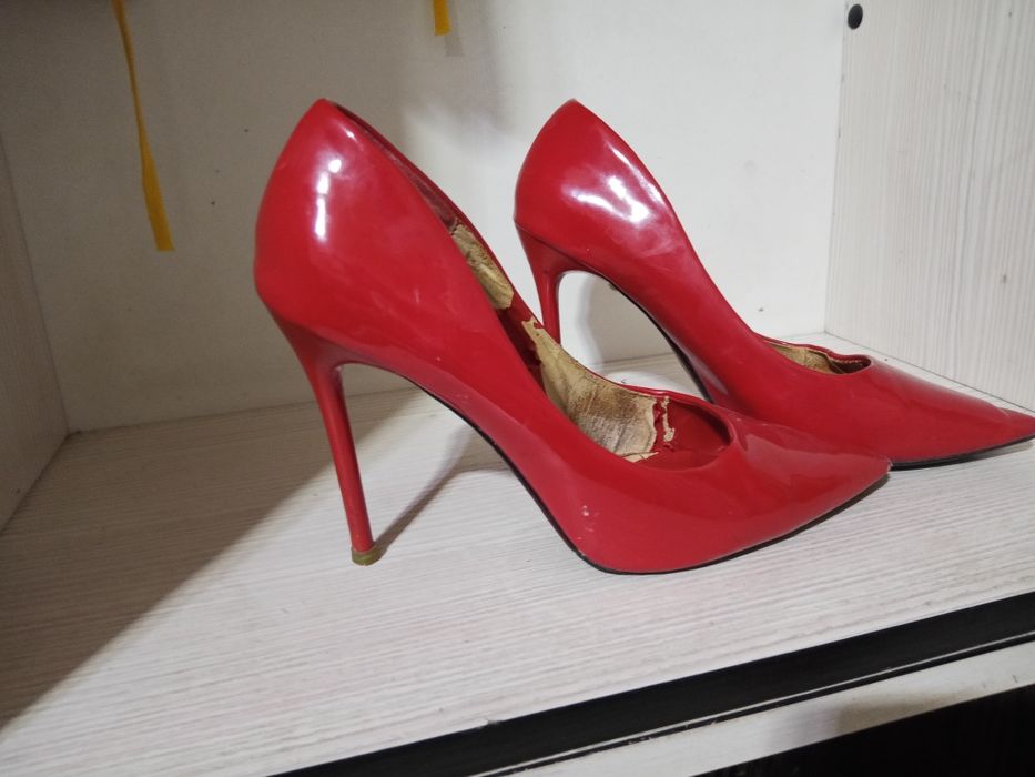 Туфли, красного цвета, размер 39.