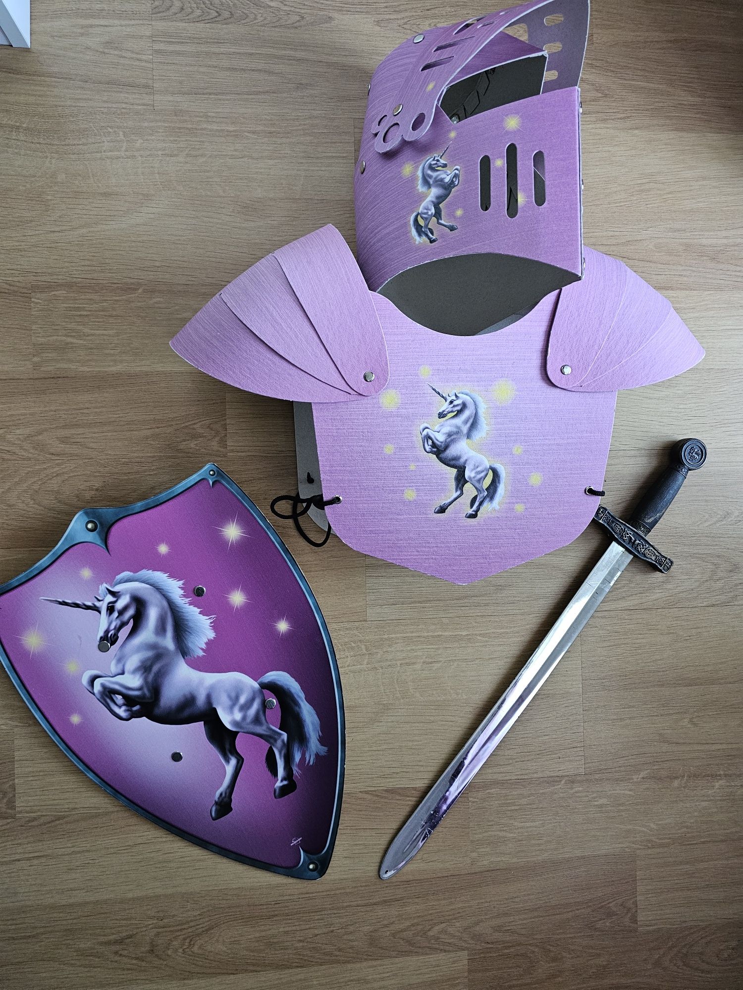 Детски комплект еднорог броня, шлем, щит и меч
