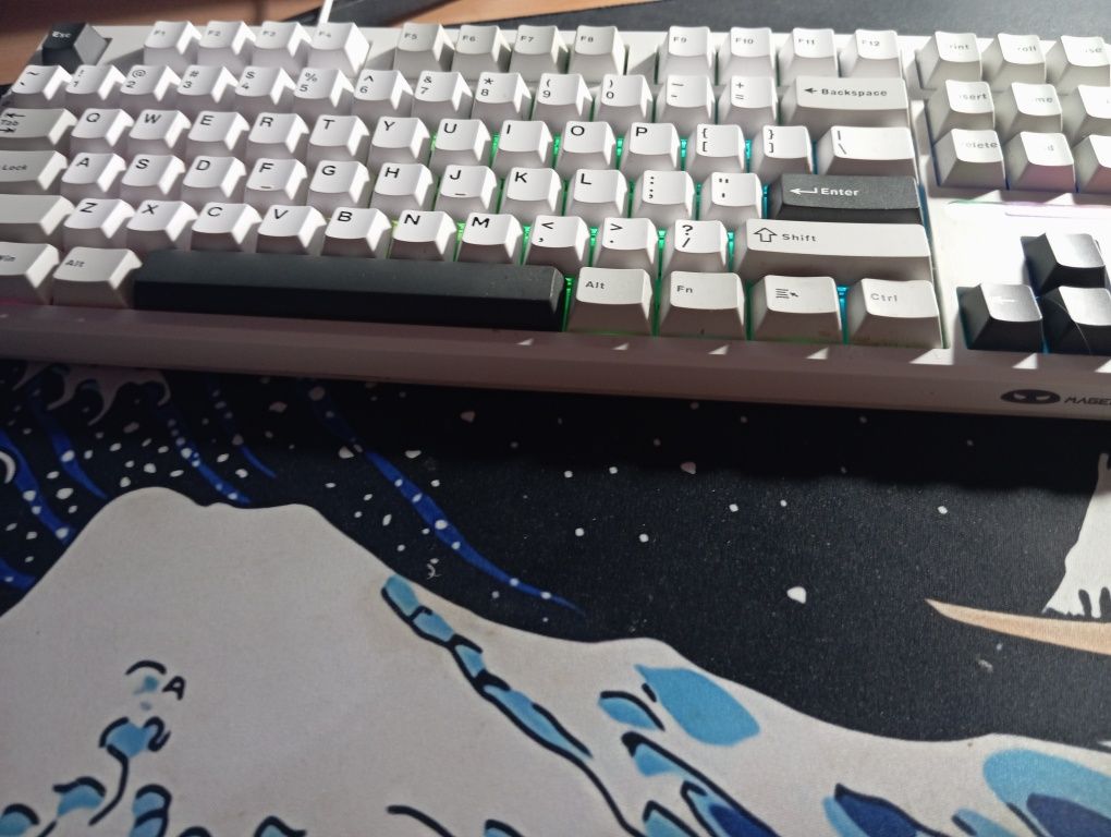Продам механическую клавиатуру