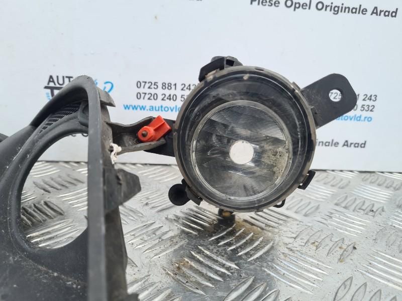 Proiector ceata cu grila stanga dreapta Opel Corsa E