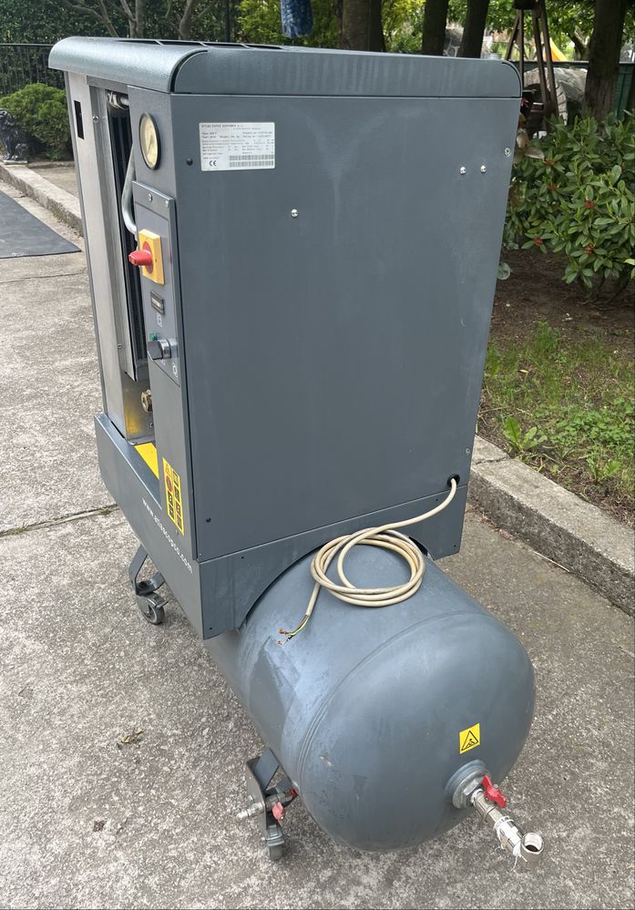 Винтов компресор Atlas Copco 5.5kw с ресивър 200lt