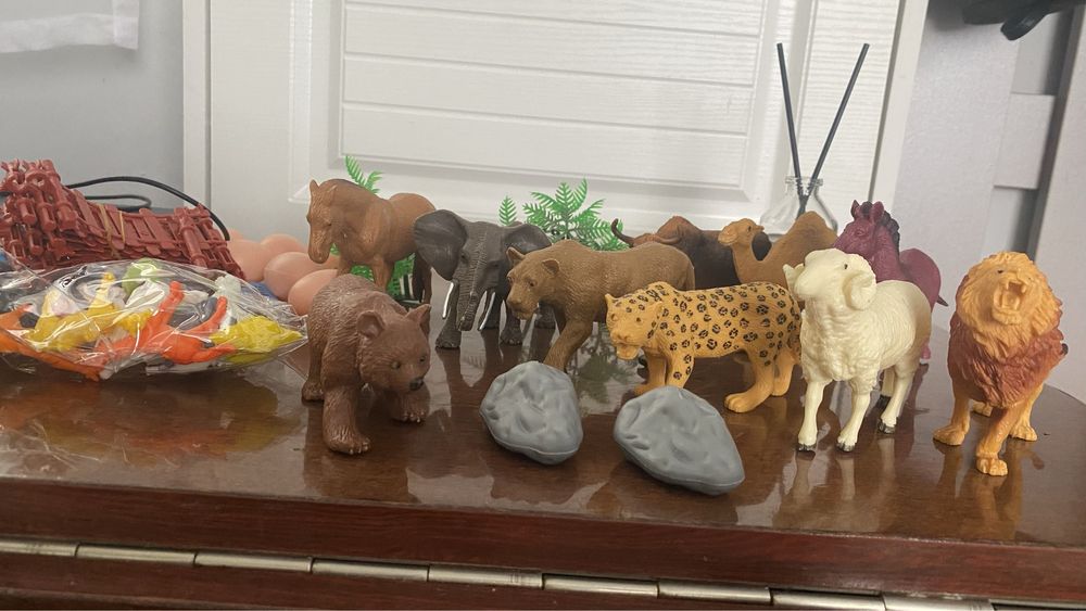 В наличии игрушки фигурки диких животных