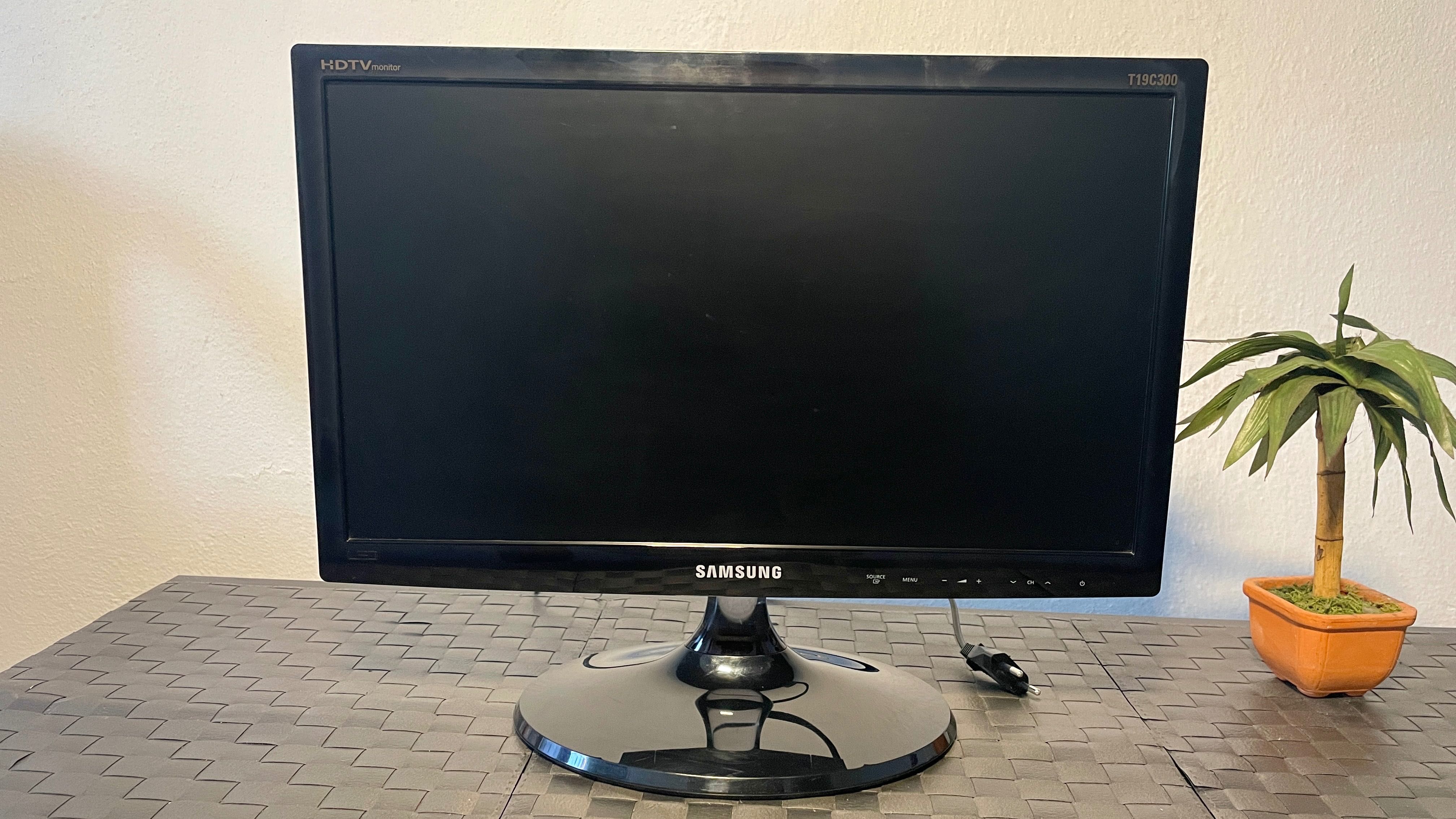 Телевизор Samsung 19 Inch