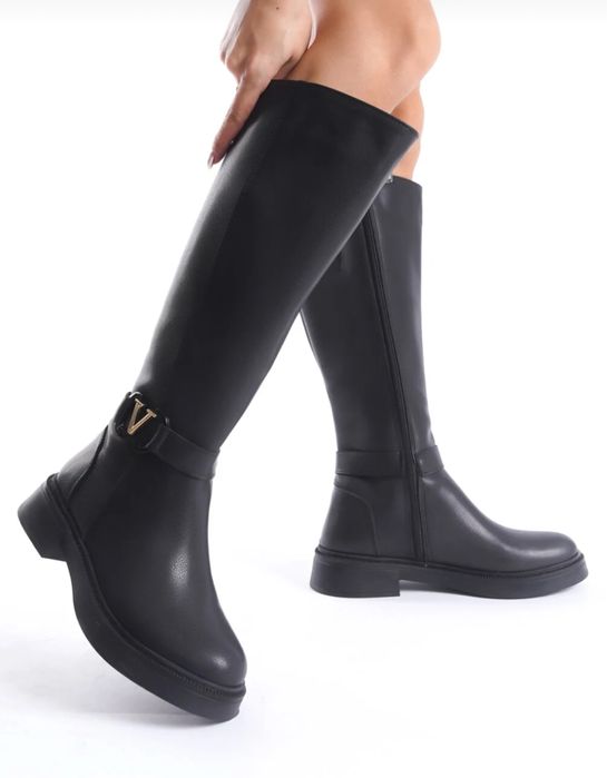 Дамски ботуши черни с нисък ток