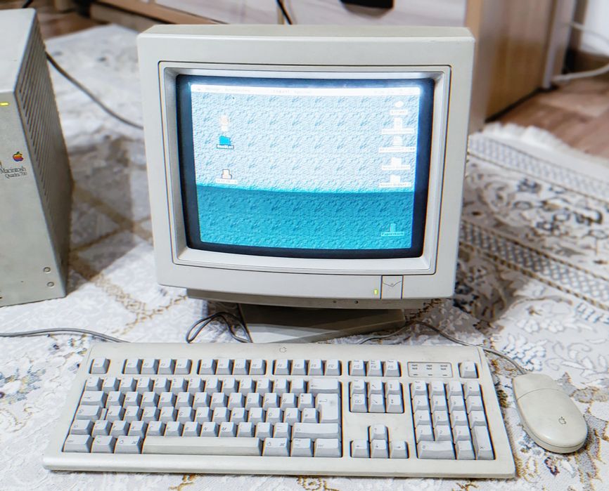 Apple Macintosh Quadra 700 ретро
