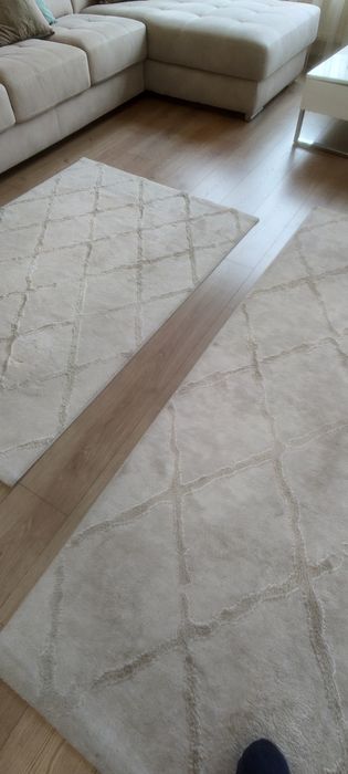 2 броя килими цвят бежов