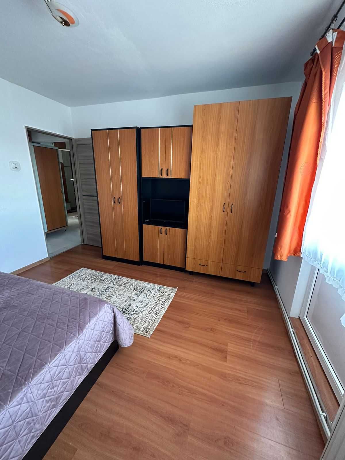 Apartament 3 camere decomandate Intre Lacuri