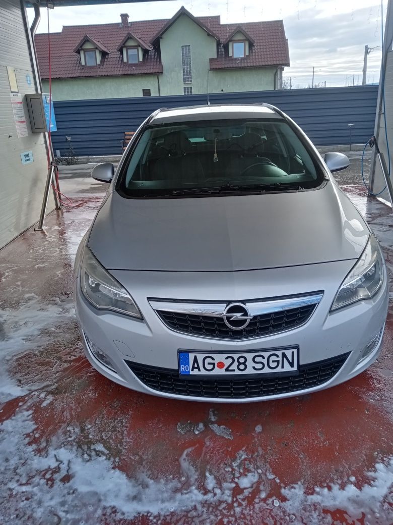 Opel Astra J sports tourer