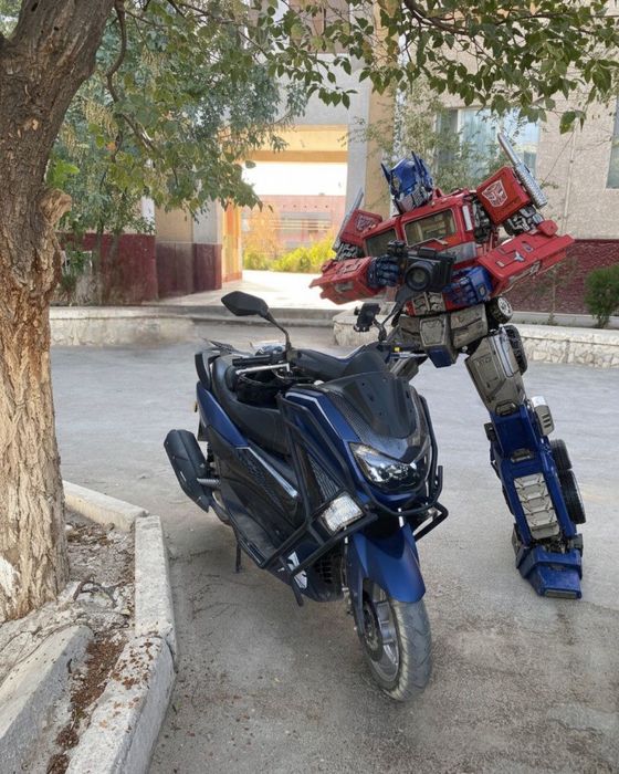 Продается скутер N Max в хорошем состоянии с допами