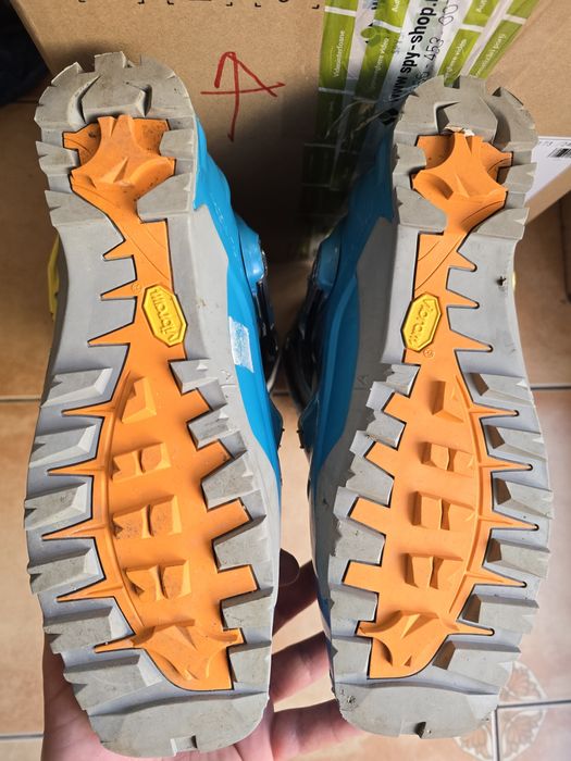 Clapari de tura Scarpa Gea 260 int  297 ext