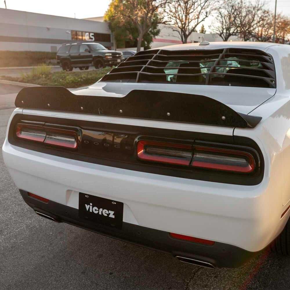 Щора за задно стъкло в стил IK DODGE CHALLENGER 2008 - 2023 година