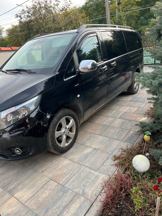 Vând Mercedes Vito tourer