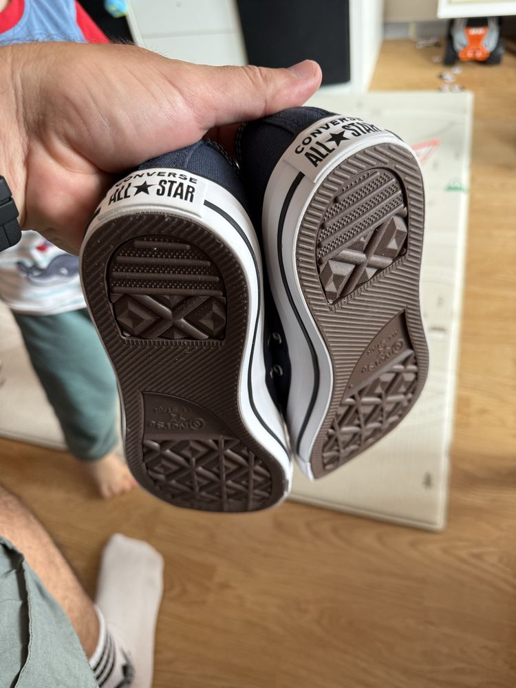 Нови Кецове Converse номер 43
