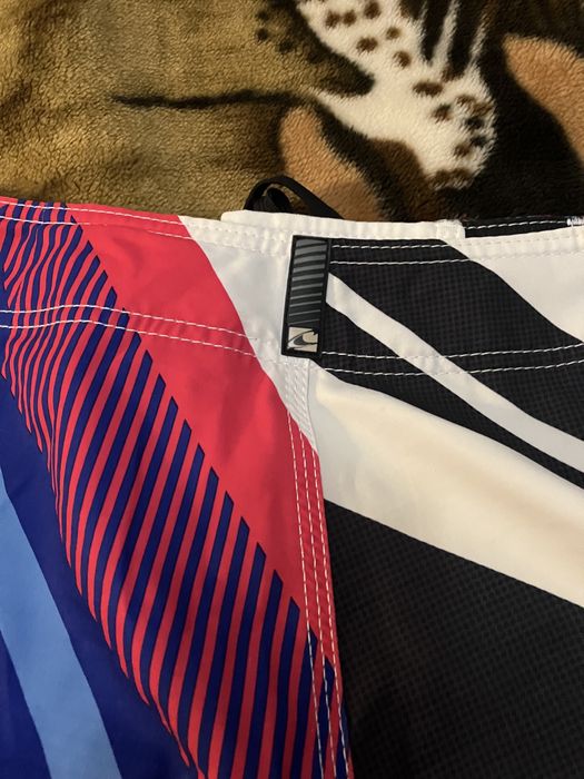 Продавам плувни щорти ONEILL