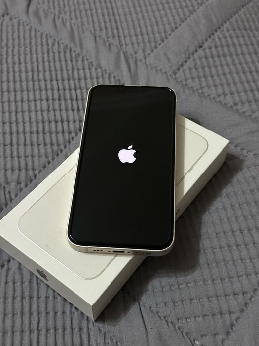 iPhone 13, 256 ГБ — Белый цвет