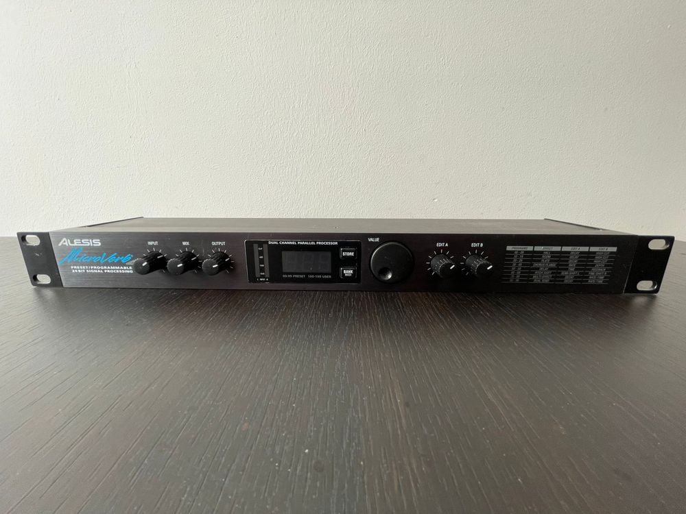 Allen & Heath ZED-22FX si ALESIS Micro Verb 4