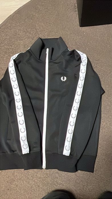 Суичер Fred Perry