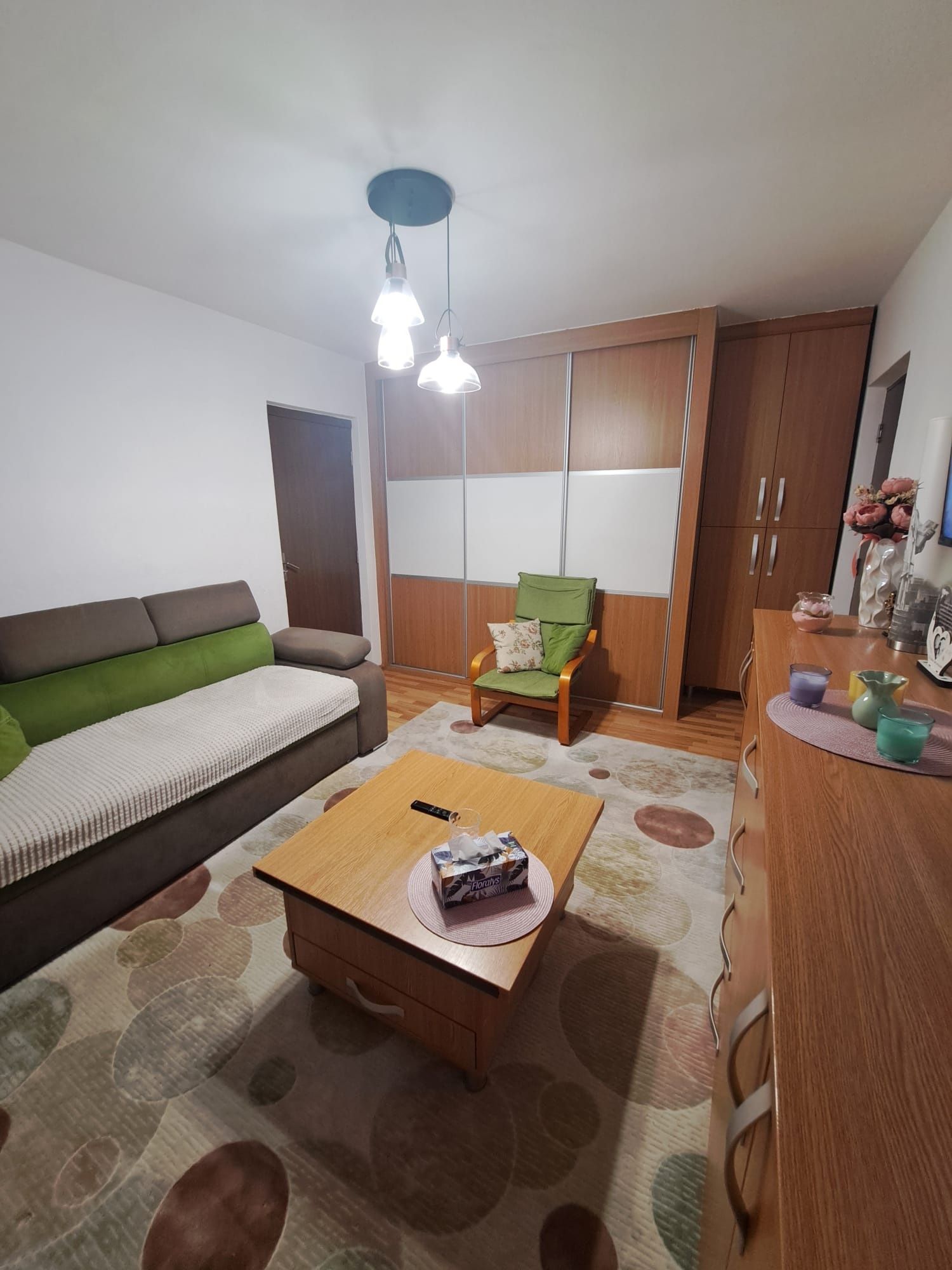 Vând Apartament cu 3 camere