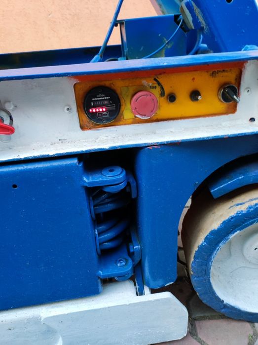 Vand /închiriere,SCHIMB nacela foarfeca extensibila 8 m  la baza