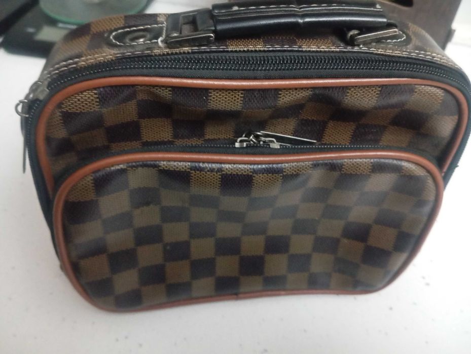 Дамска чанта за  козметика