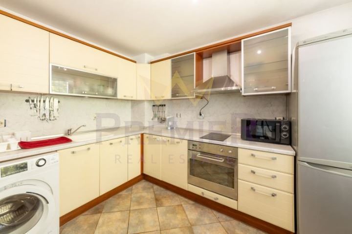 Дава се под наем Тристаен апартамент в Варна, Чайка - 100 кв.м за 765 € - Снимка #1