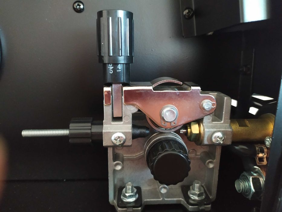 Телоподаващо 250А за АЛУМИНИЙ  Синергичен Заваръчен апарат