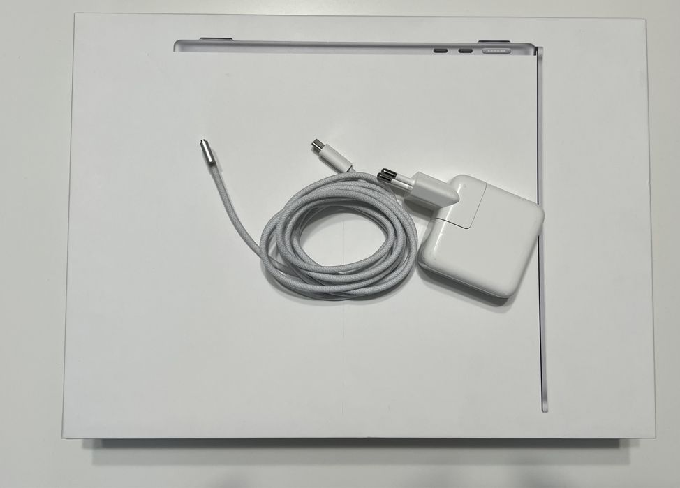 Macbook Air M2 Silver